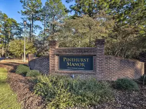 Pinehurst Condo ~ 2 Miles to Downtown & Resort!
