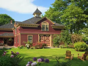 Berry Manor Inn