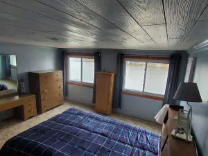 Port bay getaway! Spacious waterfront 4-bedroom house in welcoming Port Bay, NY