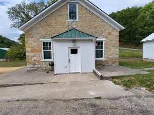 Circa 1868 Rock Schoolhouse Retreat