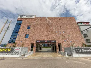 Geochang Hotel J
