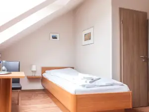 Airport Hotel One Aparthotel Sylt