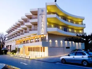Tzaki Hotel & Restaurant Patras