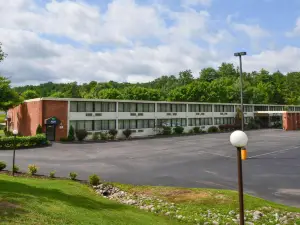Wingate by Wyndham Lake George