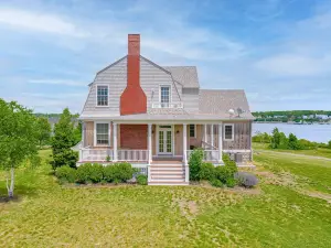 Waterfront Colonial - Best Views on the Island! 4 Bedroom Home by Redawning