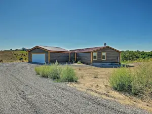 Griffel River Ranch w/ Views - An Anglers Dream!