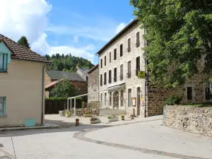 Logis Hotel Auberge de l'Allagnonette