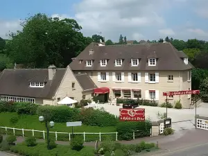 Logis Hotel le Relais de La Poste Restaurant le Fil du Temps