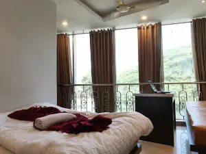 Divine View