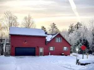 Cozy, spacious cabin. Great for fishing & snowmobiling!