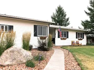 Spacious Family-friendly Ranch House - perfect for Outdoorsman too!