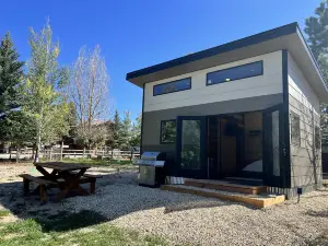 "The Matador" Westcliffe Outpost Cabin