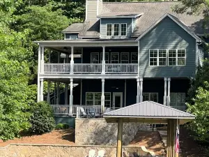 Beautiful Lake Martin 5 br—Great Central Location