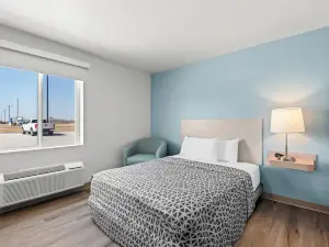 WoodSpring Suites