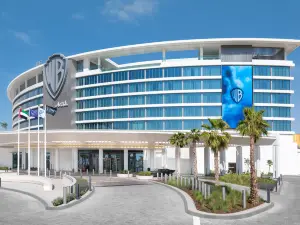 The WB Abu Dhabi Hotel, Curio Collection by Hilton