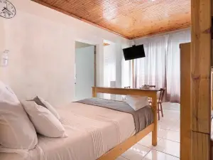 25 Jacaranda Lodge & Backpackers