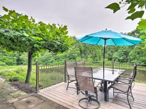 'Mimis Place' ~ Ohio Countryside Duplex w/ Deck