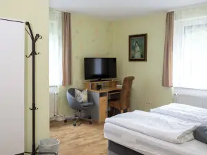 Hotel Pension Wiesenau