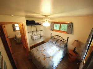 Cozy Cabin Retreat - Steps from White Potato Lake