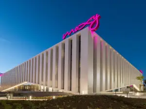 Moxy Alfragide Lisboa