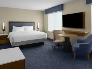 Hampton Inn  Suites by Hilton Long Island Farmingdale