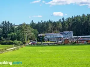 Dulrush Lodge Guest House, Restaurant and Self-Catering