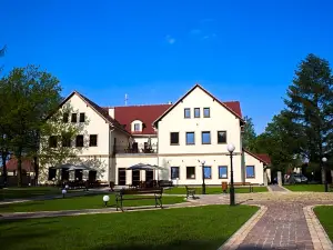 Hotel Modrzewiowy Dwór