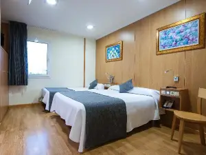 Iraipe Izaga Hostal