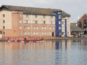 Holiday Inn Express Cardiff Bay