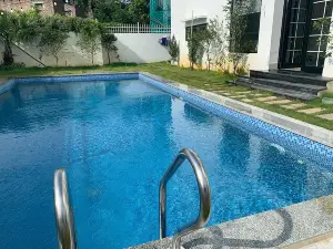 LYN House Pool Villa - Homestay in Ecopark Ha Noi.