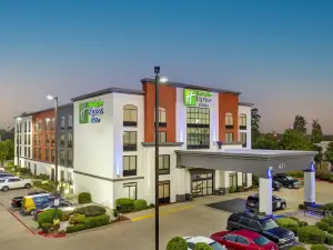 Holiday Inn Express & Suites Longview North