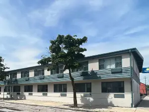 Days Inn by Wyndham Manitowoc