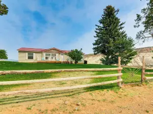 Ranch House in Boulder! Gateway to Nearby Parks!