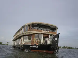 Casino Houseboats
