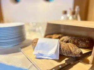 Boutique Hotel Niesenblick - direkt am Thunersee gelegen mit SELF CHECK IN & digitaler Rezeption