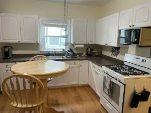 Lake Side Manor~ Middlesex County - Rutgers | NYC | Jersey Shore - EXTENDED STAY