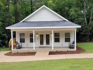 Cozy Newer Construction!! Lake access, not waterfront.