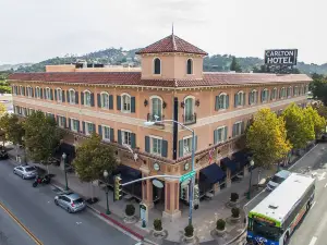 Carlton Hotel