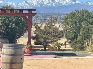 Hilltop Tavern & Inn