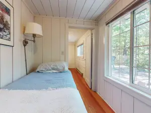 Quaint Quincy Cottage