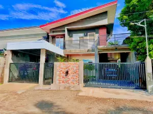 Santa Ana Modern House