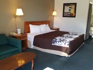 Travelers Inn & Suites
