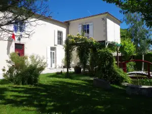 勒卡德朗索里拉旅館