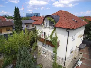 ファミリー ゲストハウス GreenSLO