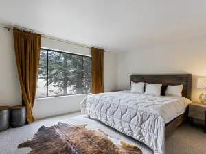 Luxurious 2 Bedroom Base Camp Condo - Steps from Kirkwood Village Condo