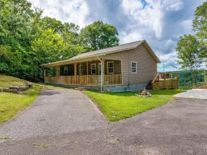 Searcy Vacation Rental w/ Deck & Water Views!
