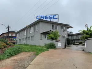 Crest Motor Inn