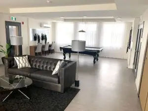 One Bedroom Appartement with Furnished Terrace and Wifi at Brossard
