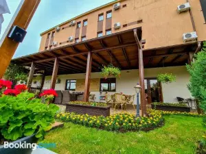 Hotel Yarus