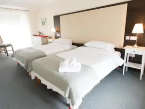 Connemara Lake Hotel